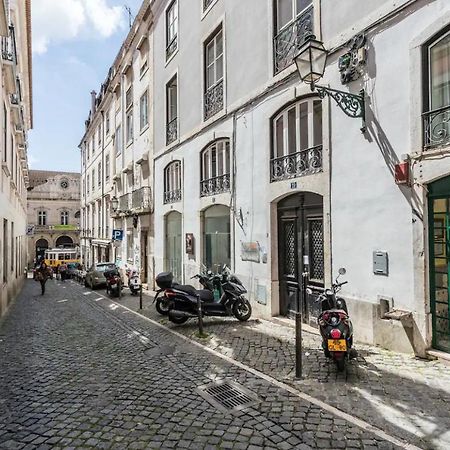 Beautiful And Stylish 5Br In The Heart Of Chiado Lejlighed Lisboa Eksteriør billede