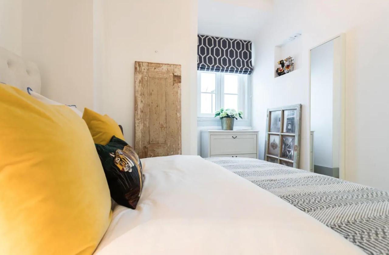 Beautiful And Stylish 5Br In The Heart Of Chiado Lejlighed Lisboa Eksteriør billede